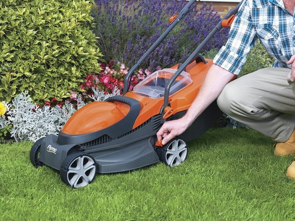 Flymo Chevron 32VC Electric Wheeled Rotary Lawnmower 1200w