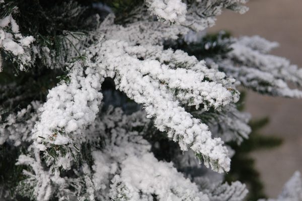 7ft Flocked Noble Pine Half Artificial Christmas Tree PVC 926tps
