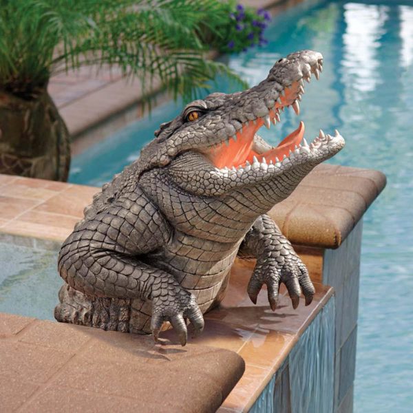 Design Toscano Snapping Swamp Gator Statue Garden Ornament