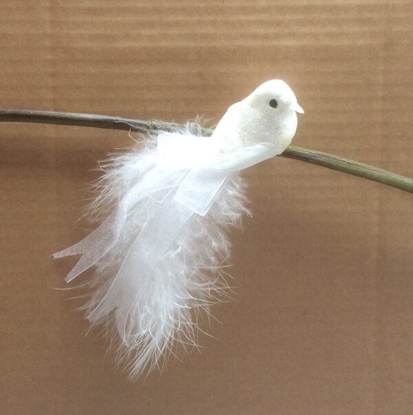 Pack x 4 White Feather Clip On Birds Christmas Decoration 12cm