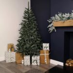 2.1m (7ft) Green Woodcote Spruce Artificial Christmas Tree